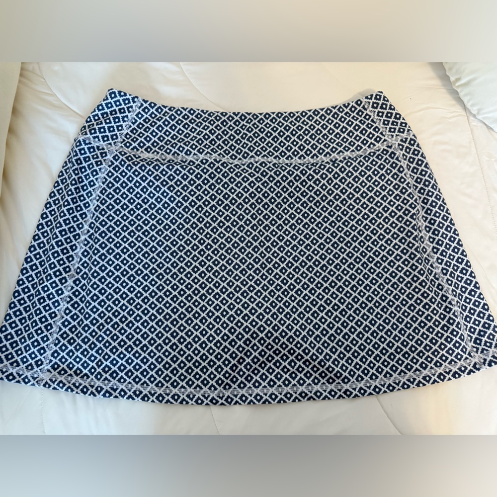 Vineyard vines skirt
